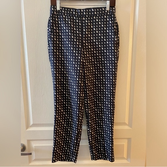 THEORY Silk Triangle Print Pull-On Trouser in Black & White - 2 - Picture 2 of 13